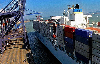 國際貨運(yùn)會根據(jù)不同的貨物類型和特點(diǎn)選擇合適的船舶