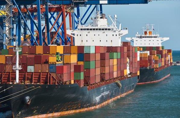 意大利是地中海沿岸非常重要的國家之一，擁有得天獨厚的海運優勢