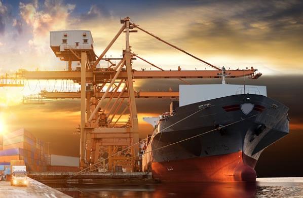 美國作為全球非常大的經(jīng)濟(jì)體之一，其貨代業(yè)為全球貿(mào)易提供關(guān)鍵支持