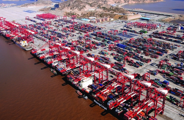 國際物流公司為跨國企業提供了跨境運輸、物流管理等服務