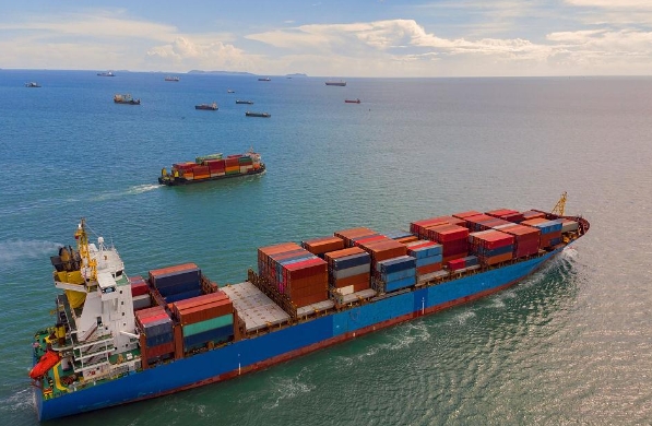 隨著全球化的深入發展，國際物流公司也面臨著越來越多的挑戰和機遇