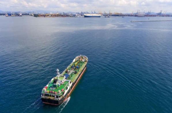 隨著北方航線的逐漸開發(fā)，俄羅斯海運正迎來前所未有的發(fā)展機遇