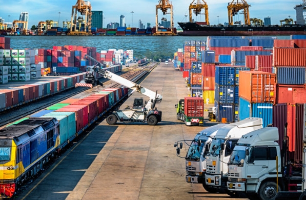 貨代公司如何通過數(shù)字化與服務(wù)的深度融合，迎接新時(shí)代的浪潮