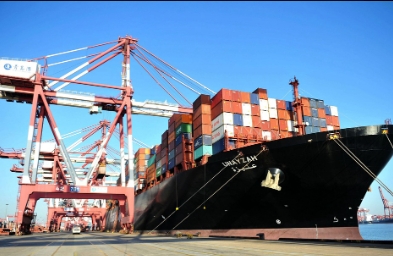 國(guó)際海運(yùn)在歷史的長(zhǎng)河中不斷前行，見(jiàn)證著人類(lèi)文明的進(jìn)步與變遷